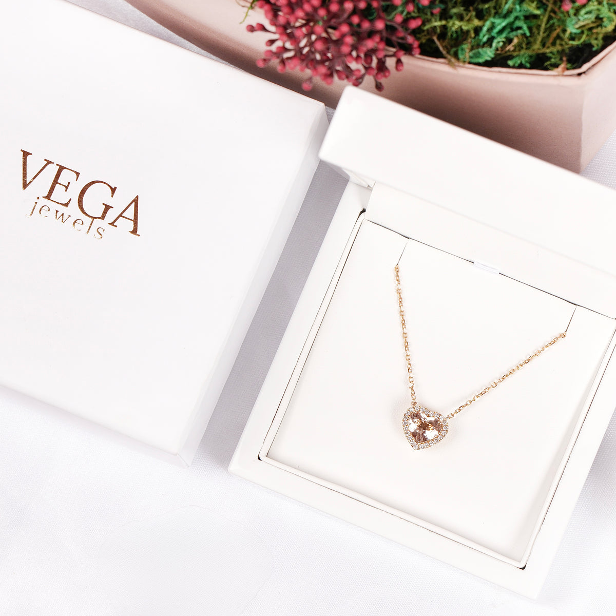 VEGA 3 CT MORGANITE HEART HALO DIAMOND NECKLACE
